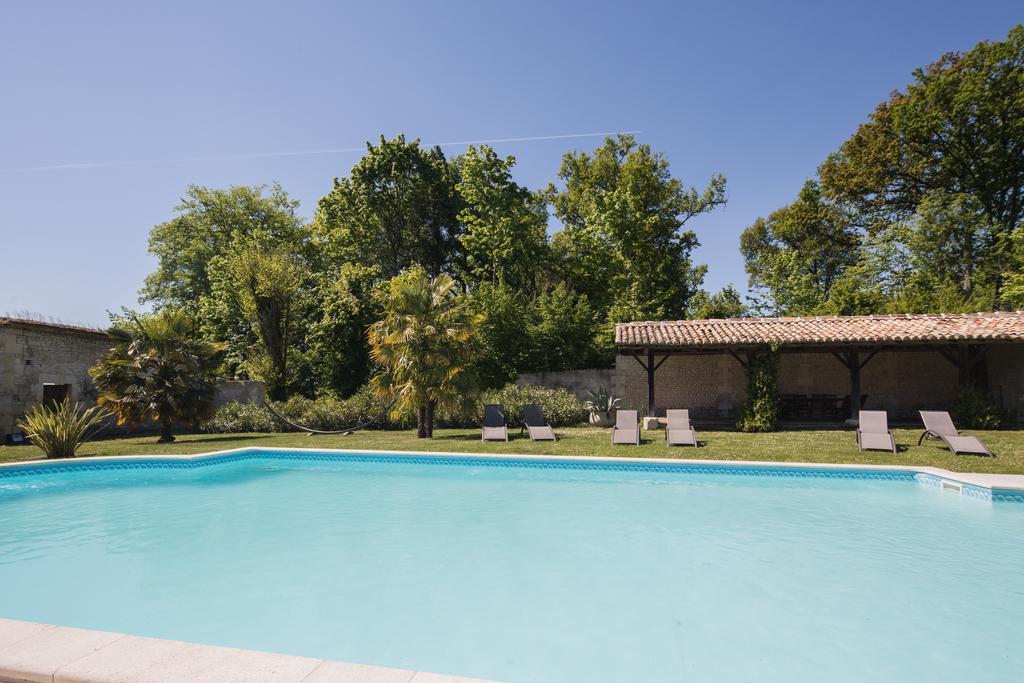 Léoville Chateau De Puyrigaud Bed & Breakfast エクステリア 写真